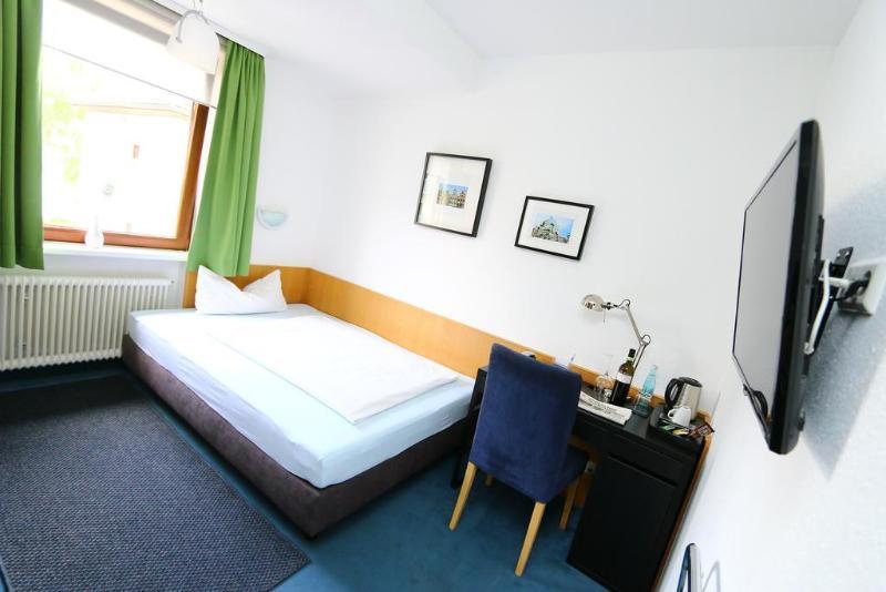 City Hotel Fellbach 24H Check-In Buitenkant foto