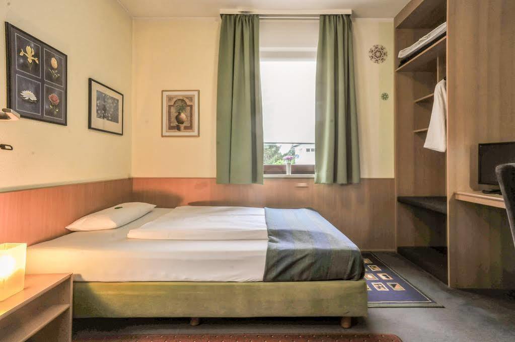 City Hotel Fellbach 24H Check-In Buitenkant foto