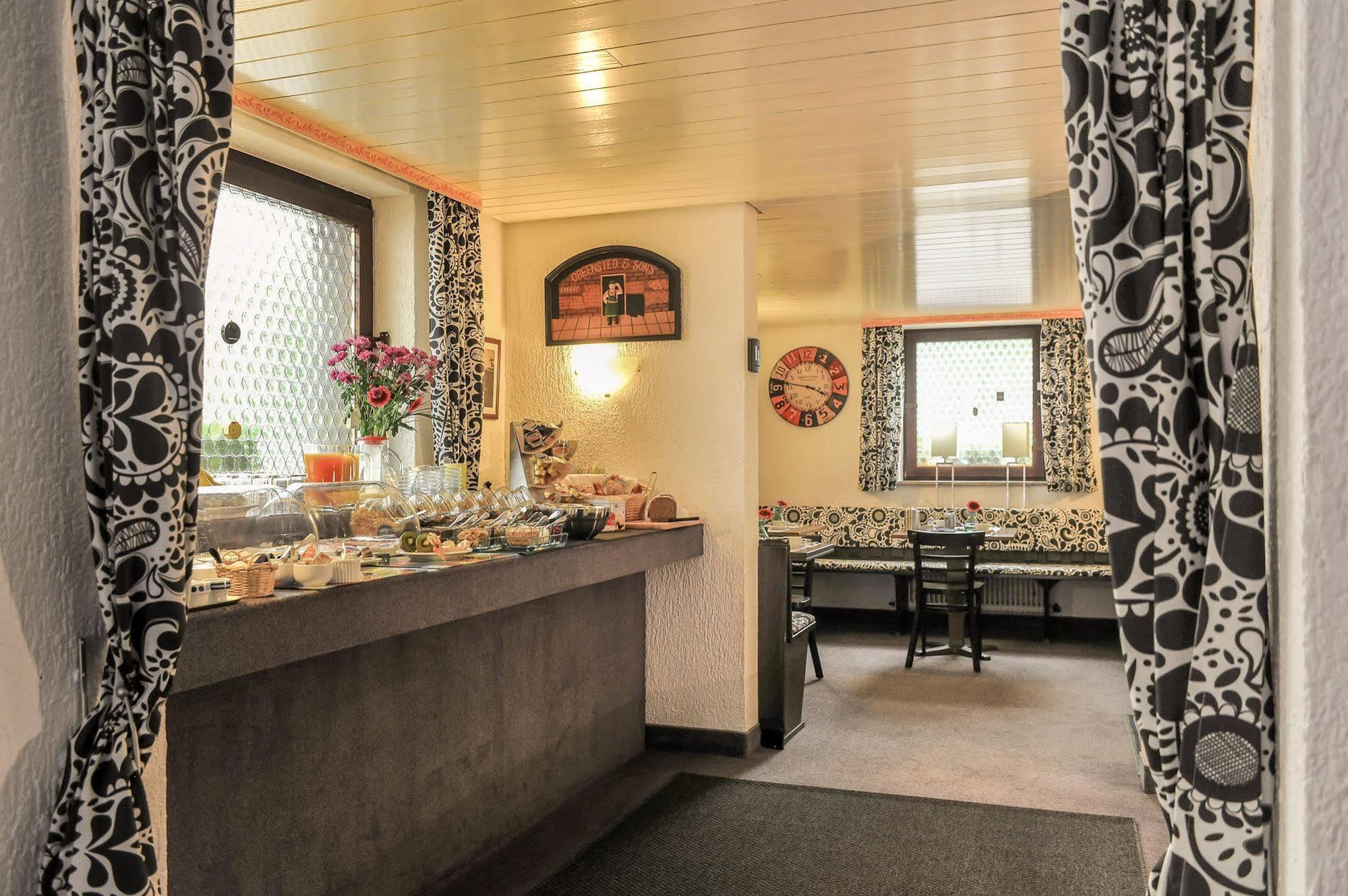 City Hotel Fellbach 24H Check-In Buitenkant foto
