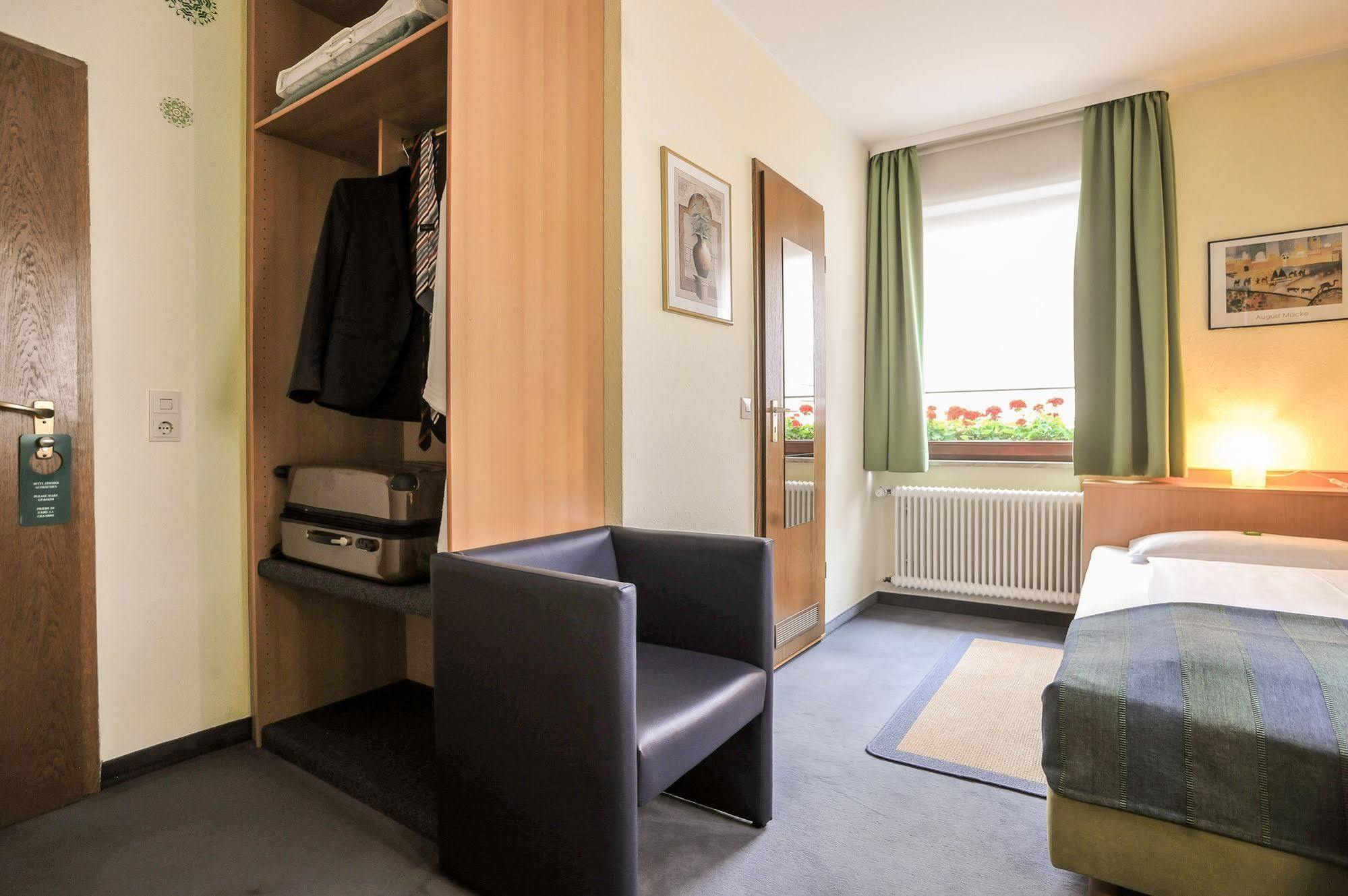 City Hotel Fellbach 24H Check-In Buitenkant foto